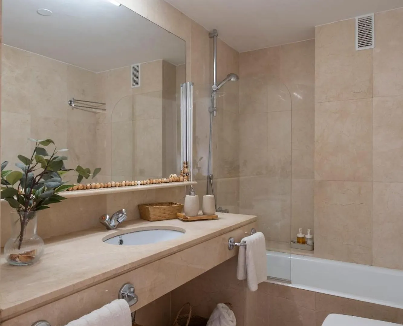 Aquamarine Apartment In Marina Sotogrande
