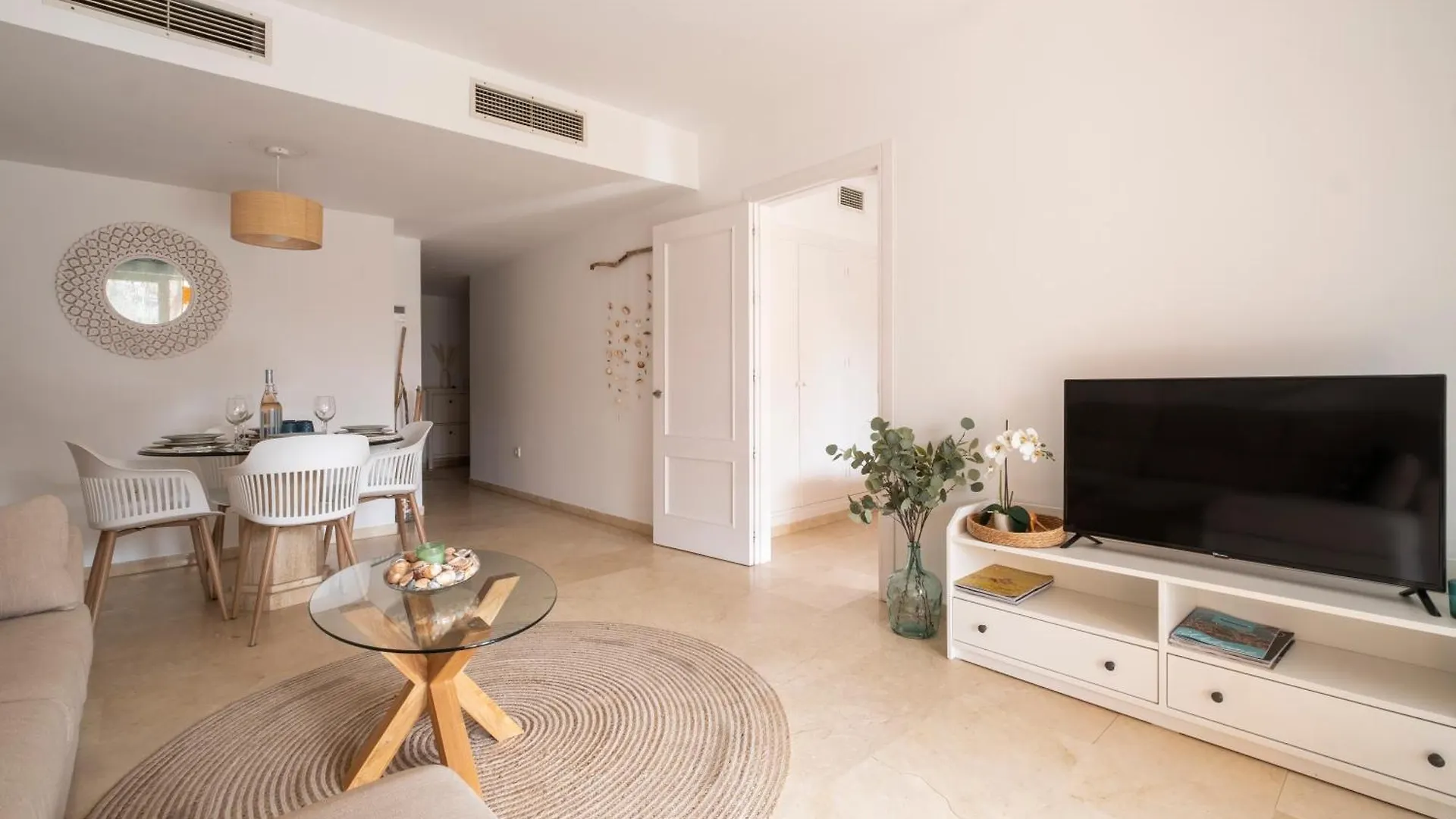 Aquamarine Apartment In Marina Sotogrande
